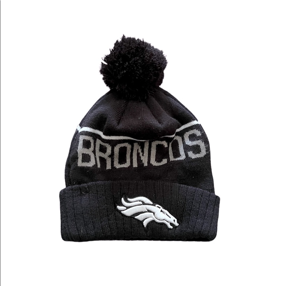 New Era Black/White Broncos Beanie